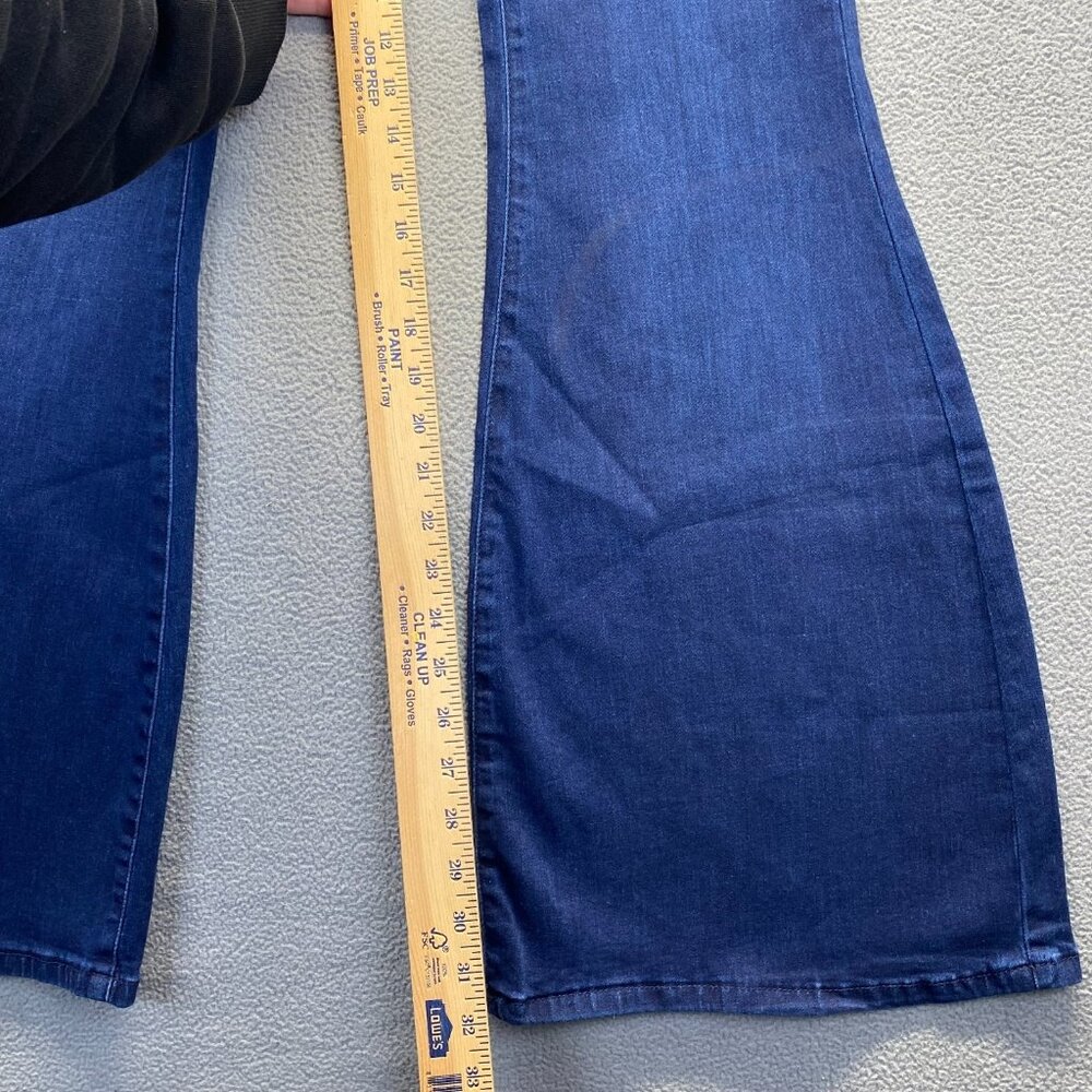 SWANK A POSH Women's Stretch Bell Blue Jeans Size 1X Zipper Flare - Picture 6 of 8